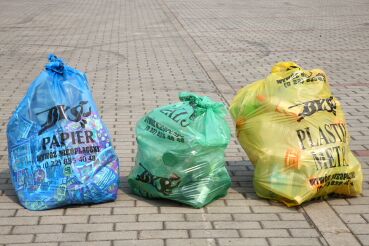 Mistrz Recyklingu Maks porządkuje odpady